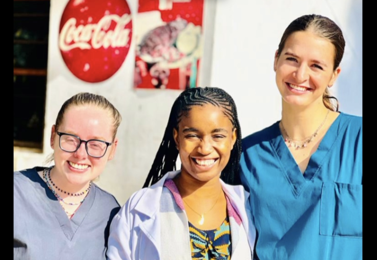 Lucy Pellenbarg (Medical Anthropology, undergraduate student),